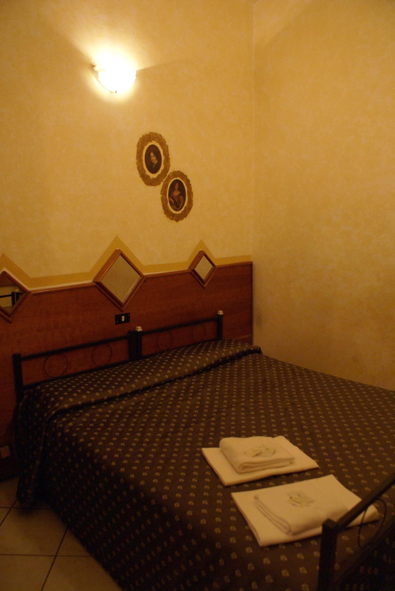 Hotel Farini Rome Luaran gambar