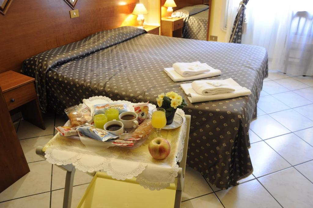 Hotel Farini Rome Luaran gambar