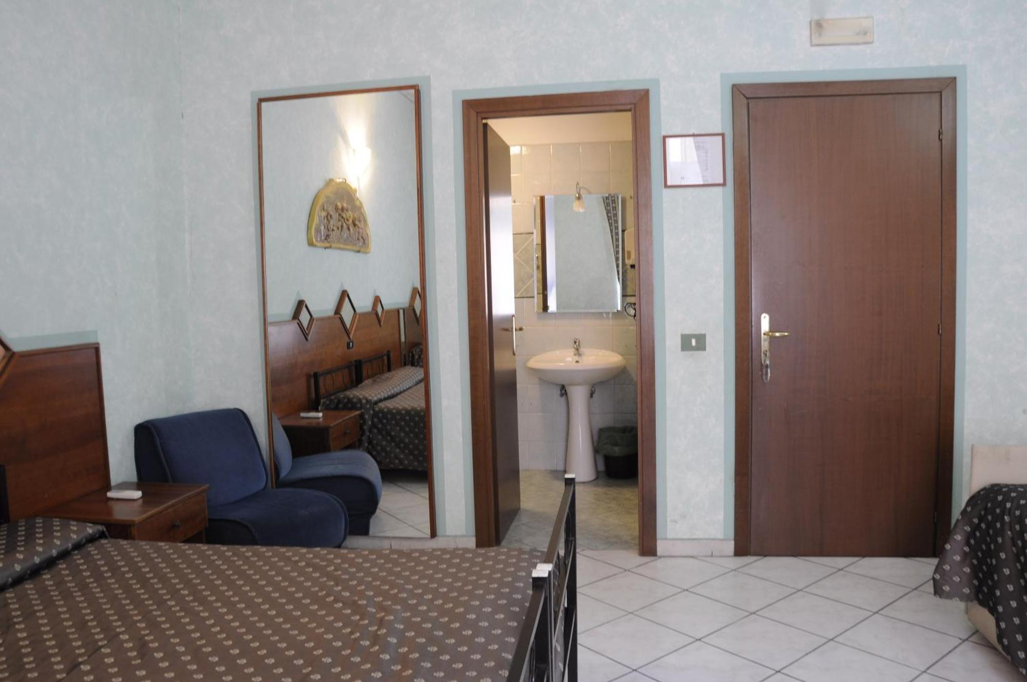 Hotel Farini Rome Bilik gambar