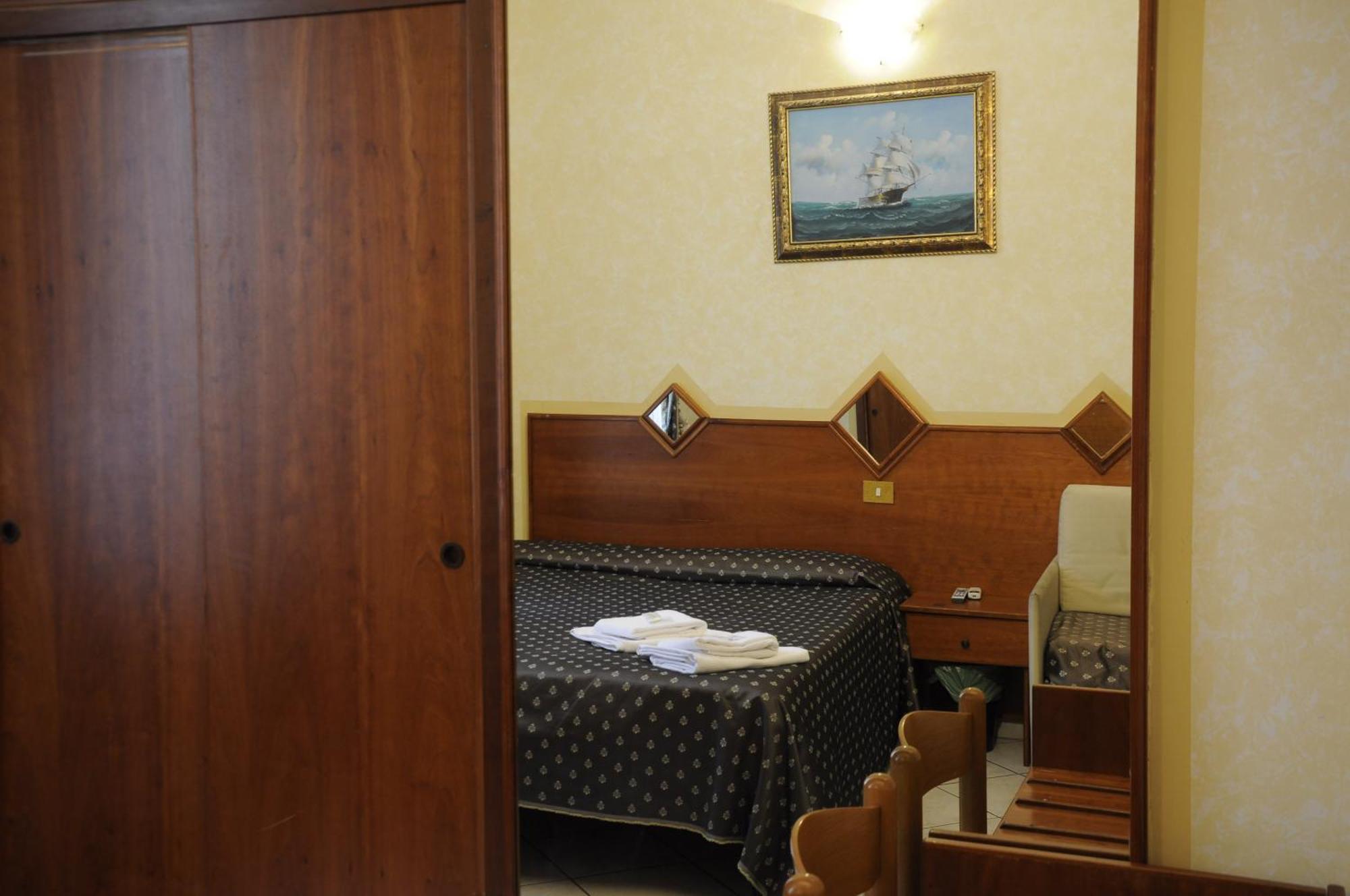 Hotel Farini Rome Bilik gambar