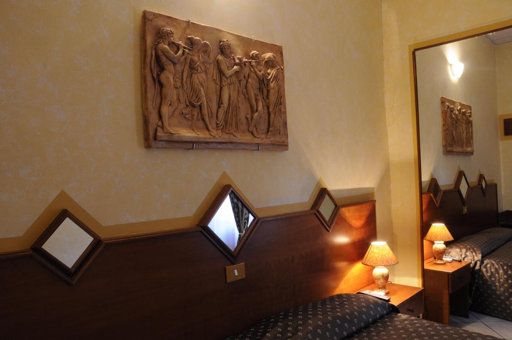 Hotel Farini Rome Bilik gambar