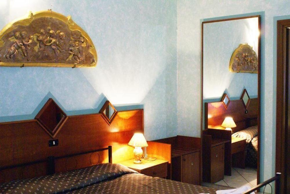 Hotel Farini Rome Luaran gambar