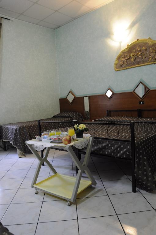 Hotel Farini Rome Luaran gambar